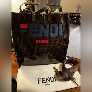 FENDI features tote bag